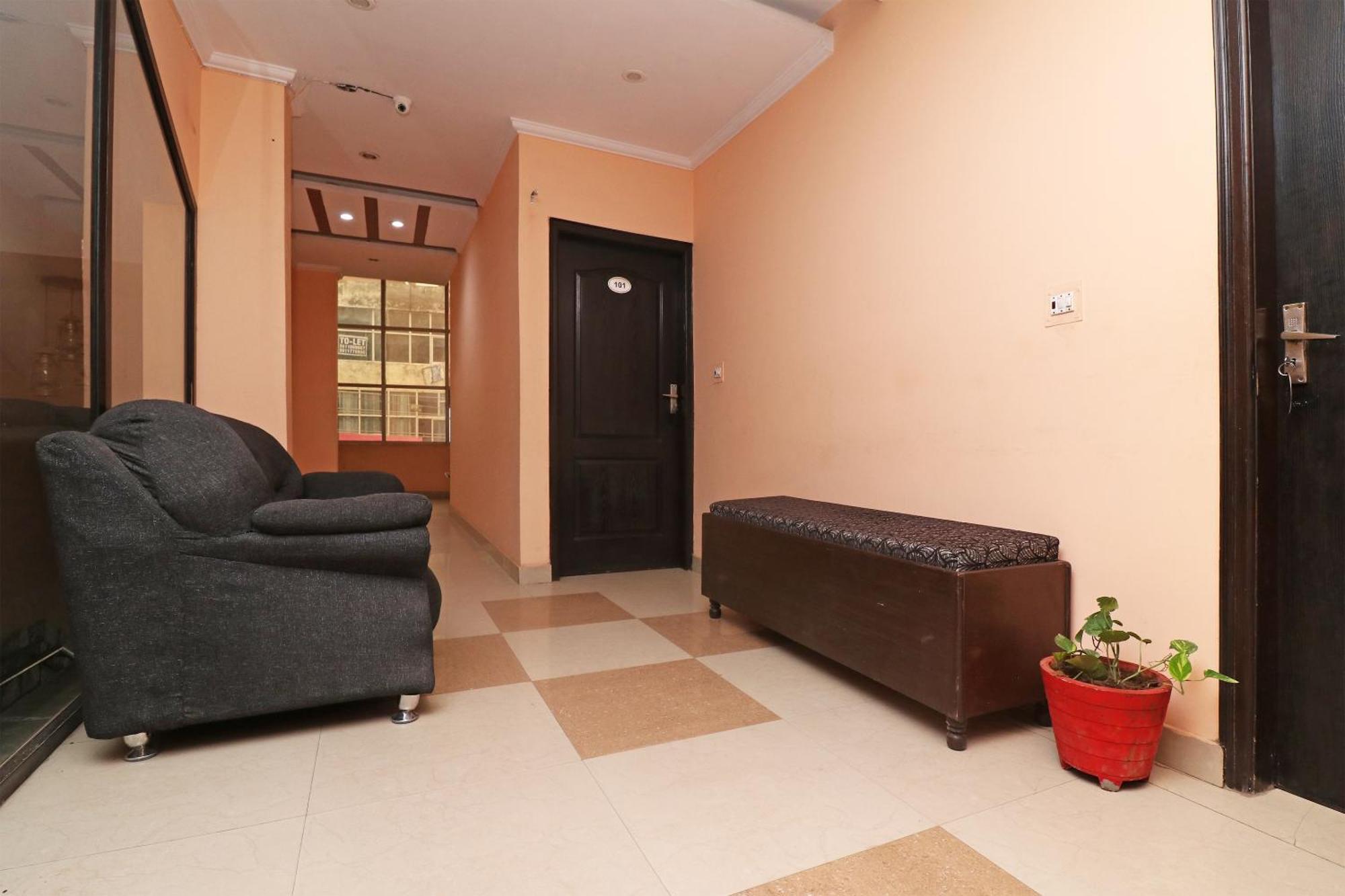 Hotel O Alpine Residency Faridabad Exterior foto
